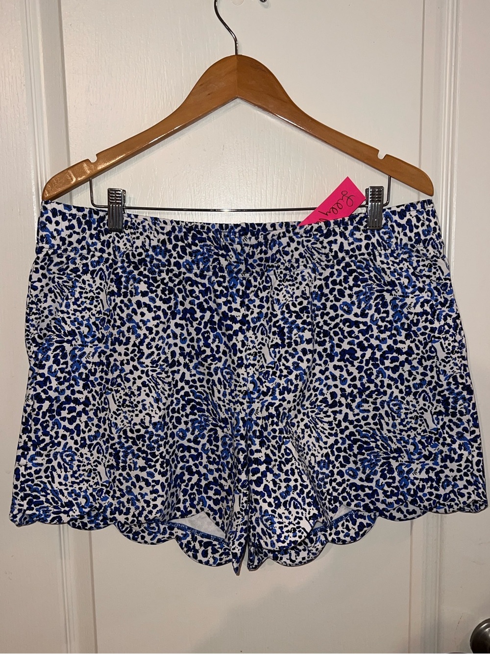 NWT Lilly Pulitzer Leva Knit Short Resort White Twisted Up Blue Animal Print XL - Picture 2 of 4